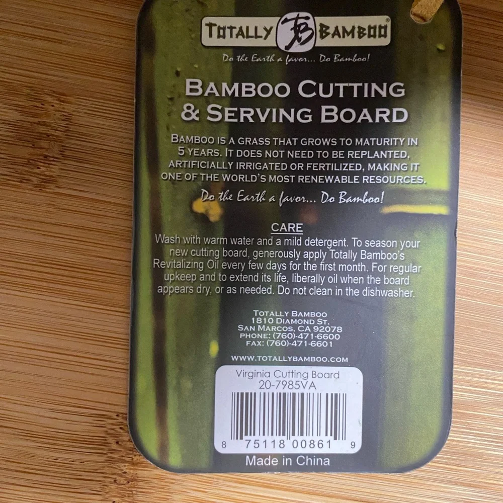 Totally Bamboo Virginia Cutting and Serving Board NWT